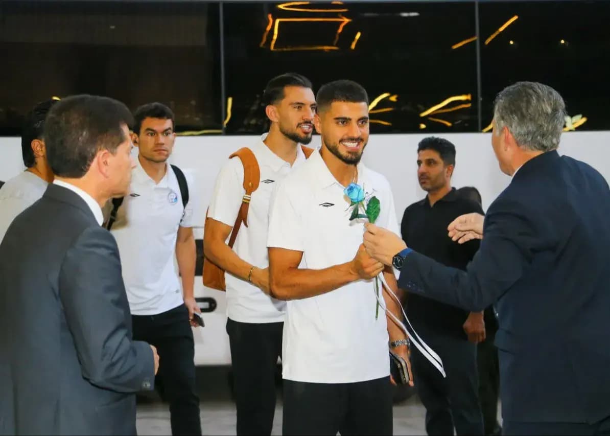 استقبال گرم اصفهانی‌ها از استقلال(عکس)