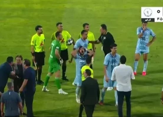 بیانیه گل‌گهر علیه گل تراکتور وسط بازی!