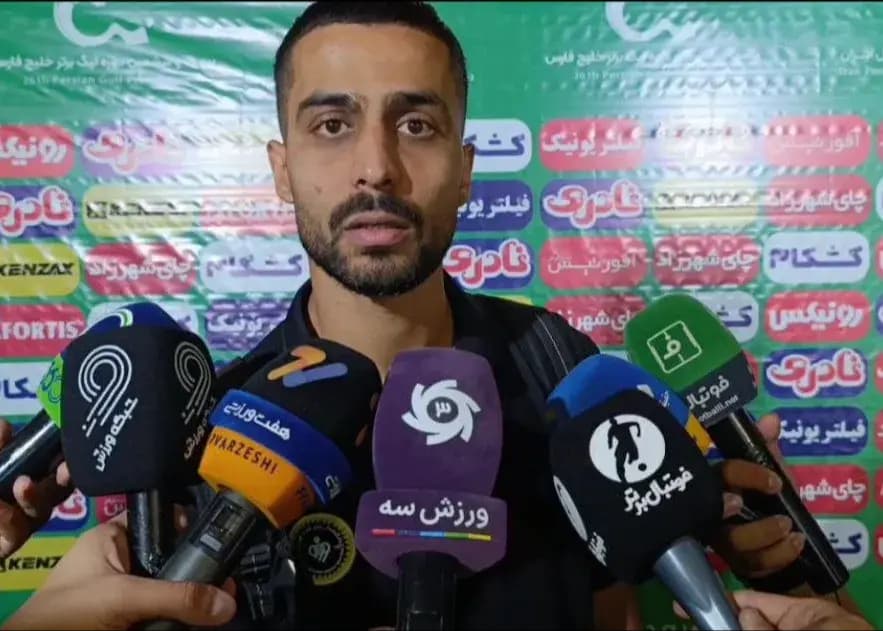 ستاره سپاهان به دوربین‌ها: عذر می‌خواهم