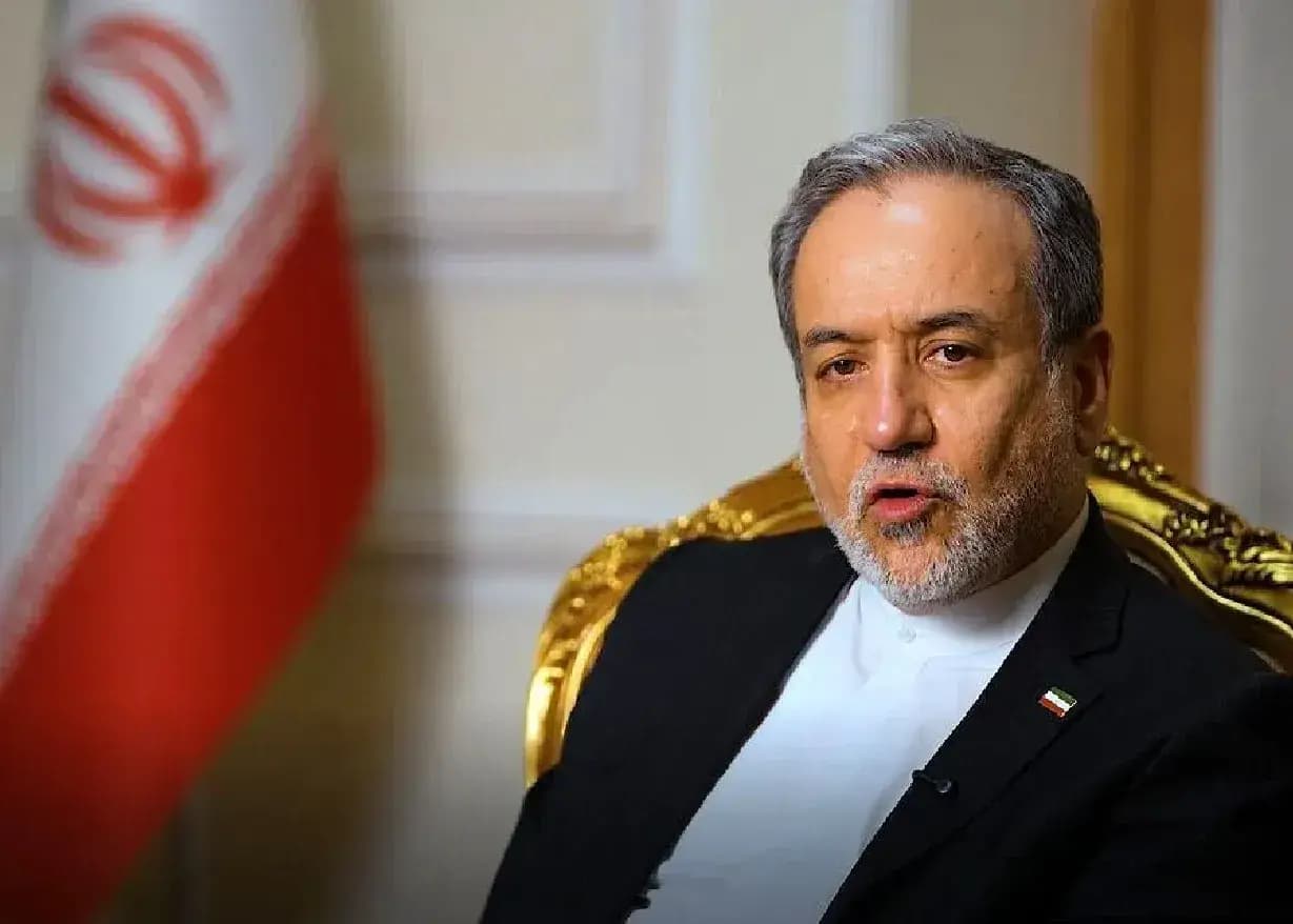 عراقچی از تعیین مسیر موقت در تنگه‌هرمز خبر داد