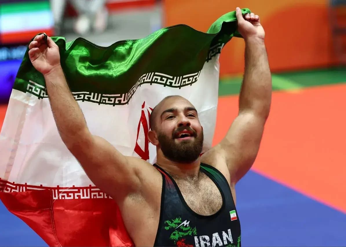 طلا می‌خواهید به امیرحسین زنگ بزنید!