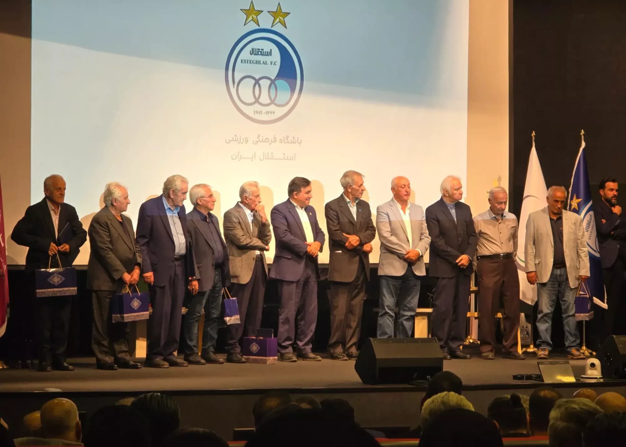 سه ساعت جشن: استقلال فقط فوتبال نیست